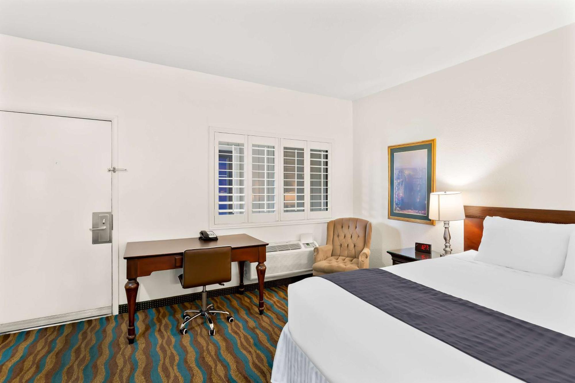 ชัวร์สเตย์ พลัส โฮเทล บาย เบสต์ เวสเทิร์น ซูซานวิลล์ Hotel ภายนอก รูปภาพ