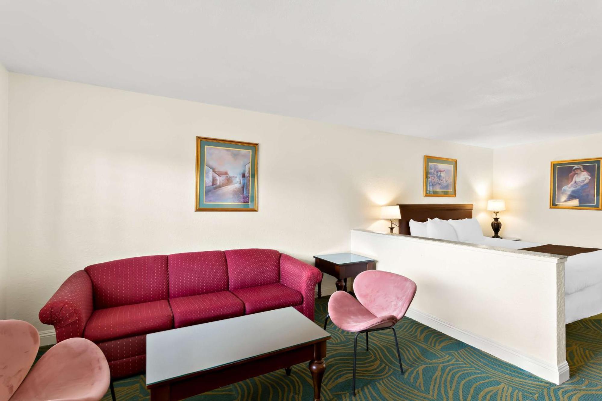 ชัวร์สเตย์ พลัส โฮเทล บาย เบสต์ เวสเทิร์น ซูซานวิลล์ Hotel ภายนอก รูปภาพ