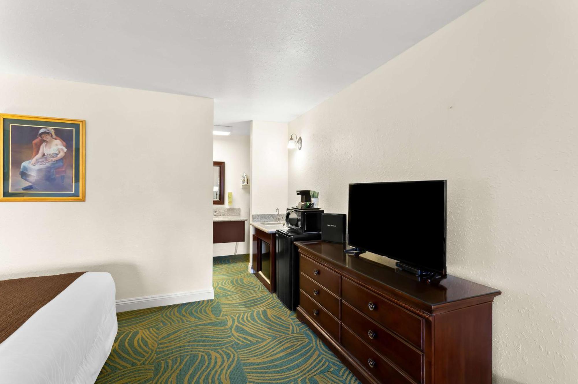 ชัวร์สเตย์ พลัส โฮเทล บาย เบสต์ เวสเทิร์น ซูซานวิลล์ Hotel ภายนอก รูปภาพ